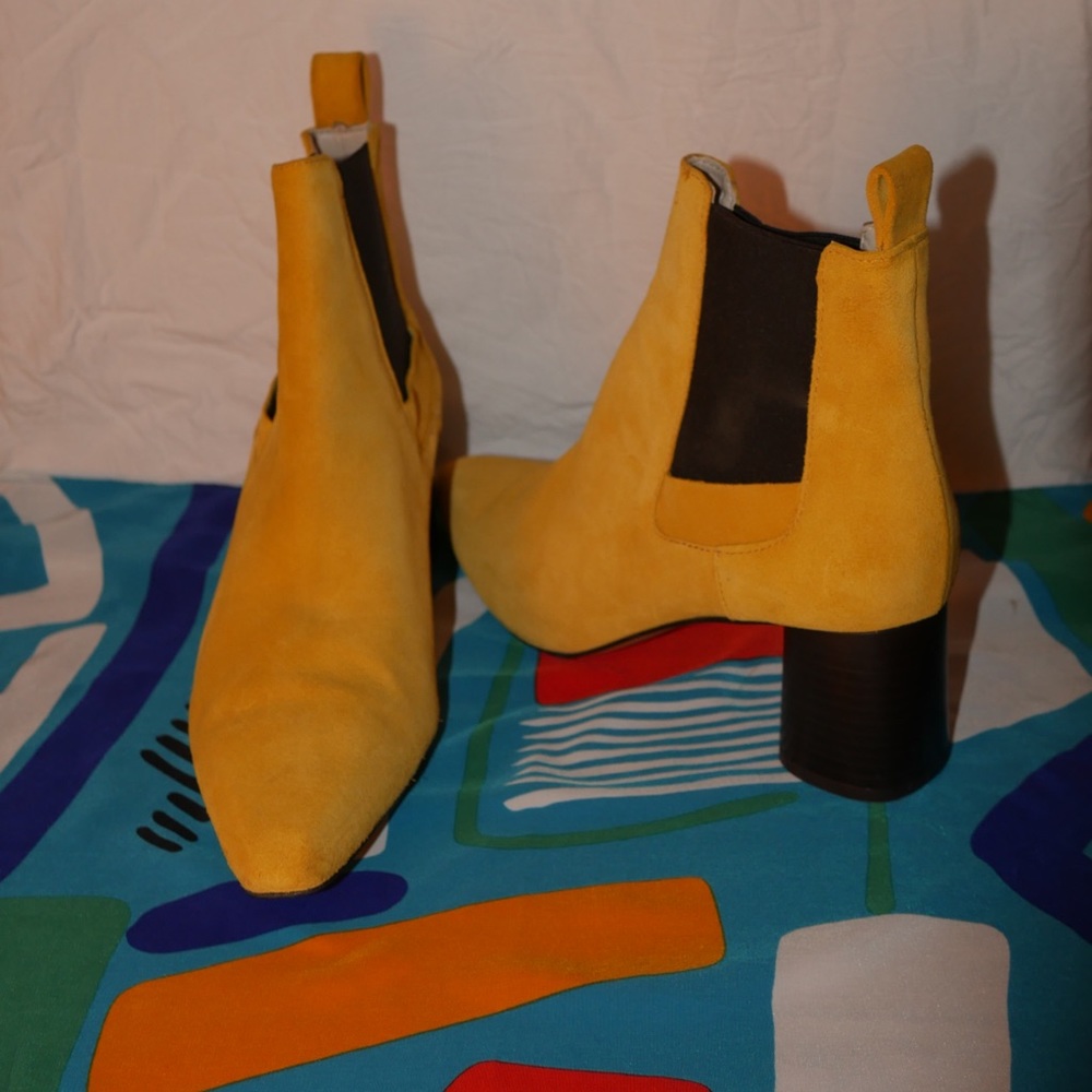 Zara yellow suede Chelsea boots